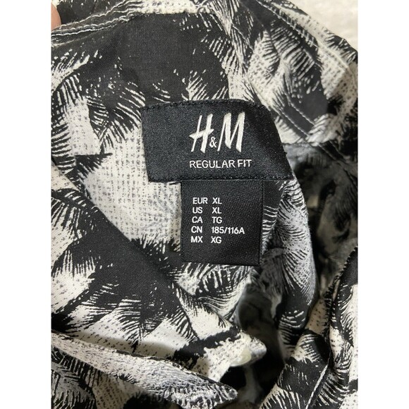 H&M Button Up Shirt Men’s Extra Large Black Gray White Palm Trees Hawaiian Camp - Picture 10 of 10